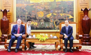 Phó Chủ tịch Thường trực UBND tỉnh Mai Sơn tiếp đoàn Kenan Foundation Asia